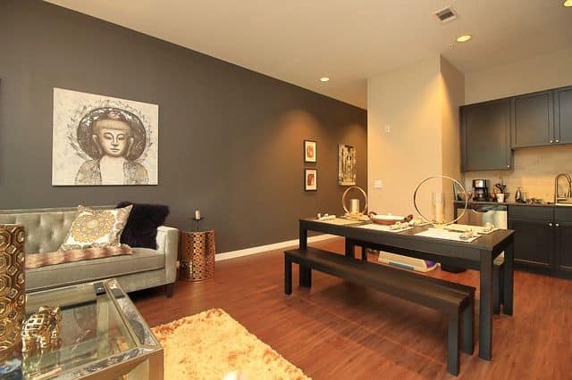 Consejos de interioristas para decorar un piso y venderlo rápido